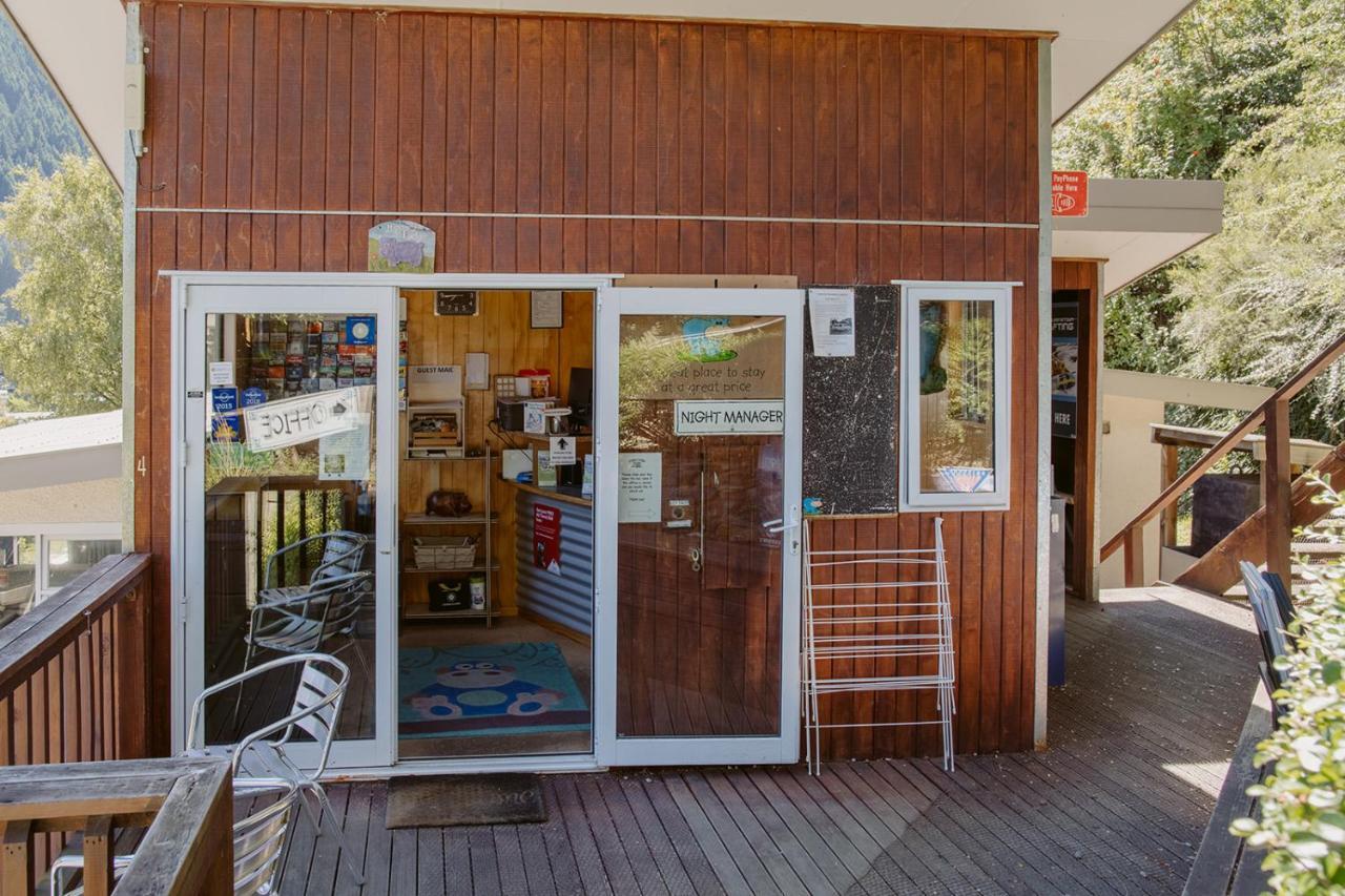 Hippo Lodge Backpackers Queenstown Exterior foto